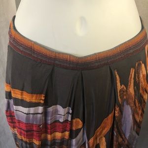 BCBG mini skirt no wrinkle rayon/spandex size small